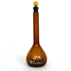 Bình định mức thủy tinh, màu nâu hổ phách, nút cổ mài, thành dày, dung tích 25ml