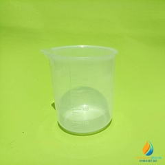 Ca đong hóa chất, bằng nhựa, có chia vạch, không có quai, có mỏ, 100ml