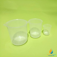 Ca đong hóa chất, bằng nhựa, có chia vạch, không có quai, có mỏ, 500ml
