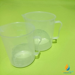 Cốc đong hóa chất, nhựa PP, có vạch chia, có tay cầm, dung tích 50ml