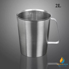 Ca inox 304 có chia vạch, có tay cầm, có mỏ rót, dung tích 2000ml