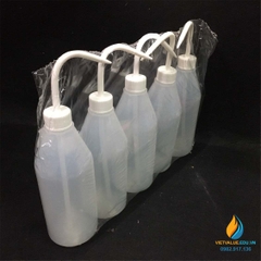 Bình tia nhựa vòi ngang, nhựa LPDE 500ml, nắp trắng, Scilabware hàng Anh Quốc