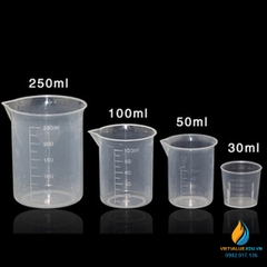 Ca đong hóa chất, bằng nhựa, có chia vạch, không có quai, có mỏ, 100ml