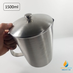 Ca Inox 304 có nắp, dung tích 1500ml, vạch chia, có quai, có cỏ rót