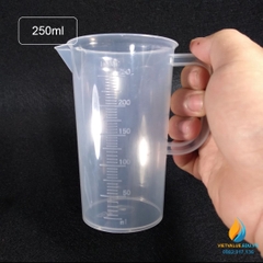 Ca nhựa PP có nắp 250ml dày chịu được nhiệt độ cao xuất xứ từ Trung Quốc
