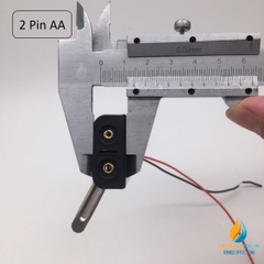 Gá lắp 2 pin tiểu AA, điện áp 3V, điểm tiếp đồng mạ niken, dây nối 15cm, có công tắc