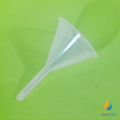 2 chiếc phễu nhựa rót hóa chất, đường kính miệng 60mm