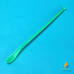 2 chiếc thìa nhựa lấy hóa chất, hai đầu 2 muỗng, dài 20 cm