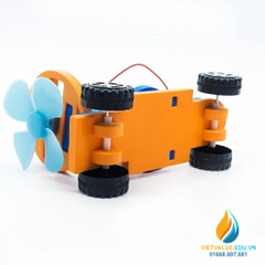 Xe chạy bằng quạt gió gắn động cơ