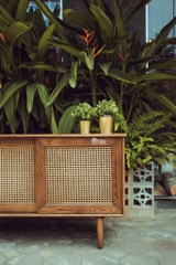 KỆ TIVI KẸP MÂY CÁNH TRƯỢT