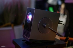 Máy chiếu di động mini 4K LG CineBeam Qube HU710PB Lifestyle