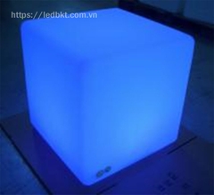 LED cube/seat white PE