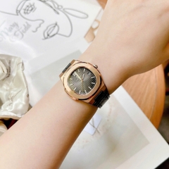 Đồng Hồ Nữ Dây Da Carnival 8161L-VH-DD-D Máy Quartz - Kính Sapphire - Size 34mm