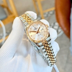 Đồng hồ nữ dây thép Carnival 8250L-CH-T Quartz - Size 30mm - Kính Sapphire - Chống nước 30m