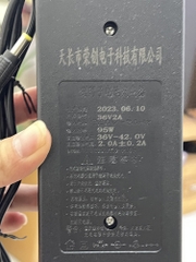 sạc xe điện 42v 2a cho pin 36v (36v-42v 2a 95w) chân 5.5x2.5mm
