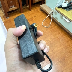 adapter 14.0v 1.07a samsung