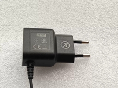 sạc máy cạo râu khô và ướt AT756/16