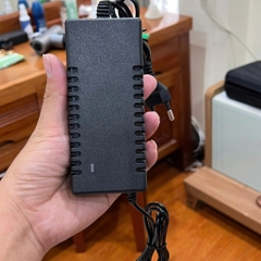 🔋 Sạc Pin Li-ion 21V 2A – Chuyên Dụng Cho Máy Khoan, Máy Bắt Vít Dùng Cell 5S 18V