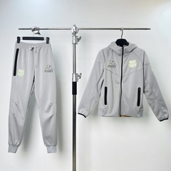 BỘ KHOÁC MŨ BARCA XÁM 2025