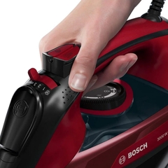 Bàn Là Bosch TDA503001P 3000W màu đỏ rực rỡ