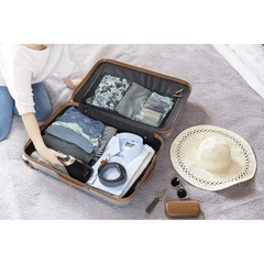 Bàn là ủi hơi nước cầm tay Philips Steam&Go GC365