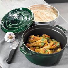 Nồi Gang Staub Round Cocotte Grenadine 26cm - 5,2L màu xanh rêu kèm xửng hấp