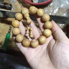 Vòng Gỗ Đàn Hương Ấn Độ 20ly Vip Trên 100 Năm