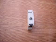 Bộ ngắt mạch điện an toàn-1 pha  chân cài