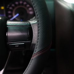 Bọc Vô Lăng CIND 1561 Size M Màu Đen Chỉ Đỏ - Nhập Khẩu Chính Hãng