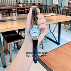 Đồng Hồ Nữ Hublot Classic Fusion Đính Đá Lịch Ngày Dây Silicone Da Vân Đen Silver Mặt Trắng 30mm