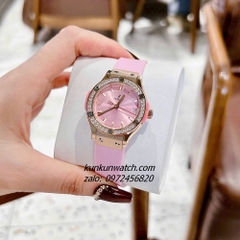 Đồng Hồ Nữ Hublot Đính Đá, Khảm Trai, Lịch Ngày Dây Silicone Hồng Rose Gold 30mm