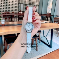 Đồng Hồ Nữ Hublot Classic Fusion Đính Đá Lịch Ngày Dây Silicone Da Vân Trắng Silver 30mm