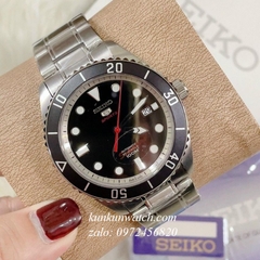 Đồng Hồ Nam Seiko 5 Sports Automatic Niềng Số Bạc Mặt Đen 43mm