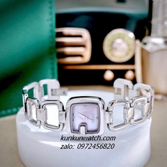 Đồng Hồ Nữ Gucci G - Gucci Nền Mặt Xà Cừ Hồng, Đính Đá, Dáng Lắc Tay 2 Kim Silver 26mm