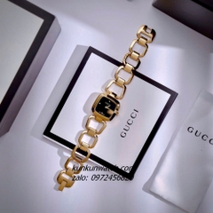 Đồng Hồ Nữ Gucci G - Gucci Nền Mặt Đen, Đính Đá, Dáng Lắc Tay 2 Kim Gold 26mm