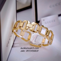 Đồng Hồ Nữ Gucci G - Gucci Nền Mặt Đen, Đính Đá, Dáng Lắc Tay 2 Kim Gold 26mm