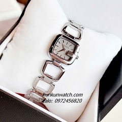 Đồng Hồ Nữ Gucci G - Gucci Nền Mặt Xám, Điểm Vạch Giờ, Dáng Lắc Tay 2 Kim Silver 26mm