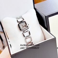 Đồng Hồ Nữ Gucci G - Gucci Nền Mặt Xám, Điểm Vạch Giờ, Dáng Lắc Tay 2 Kim Silver 26mm