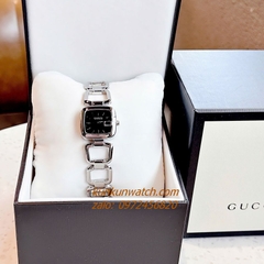 Đồng Hồ Nữ Gucci G - Gucci Nền Mặt Đen, Điểm Vạch Giờ, Dáng Lắc Tay 2 Kim Silver 26mm