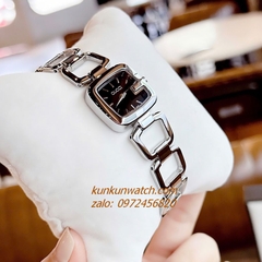 Đồng Hồ Nữ Gucci G - Gucci Nền Mặt Đen, Điểm Vạch Giờ, Dáng Lắc Tay 2 Kim Silver 26mm