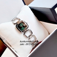 Đồng Hồ Nữ Gucci G - Gucci Nền Mặt Xanh Lá, Điểm Vạch Giờ, Dáng Lắc Tay 2 Kim Silver 26mm