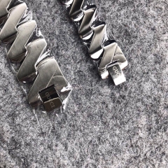 Đồng Hồ Lắc Tay Nam nữ Gucci GCLCB014