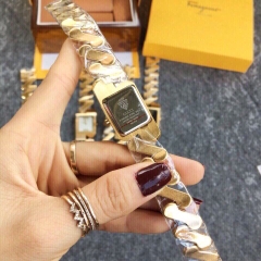 Đồng Hồ Lắc Tay Nam nữ Gucci GCLCV014