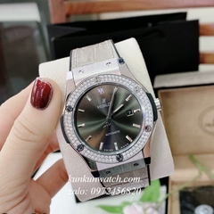 Đồng Hồ Nam Hublot Automatic Viền Đá 2 Vòng Dây Silicone Da Vân Xám Silver 42mm 1