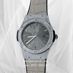 Đồng Hồ Nam Hublot Automatic Viền Đá Vuông Full Vỏ Dây Da Vân Silicone Xám Silver 42mm