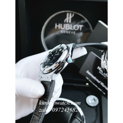 Đồng Hồ Nam Hublot Automatic Viền Đá Vuông Full Vỏ Dây Da Vân Silicone Đen Silver 42mm