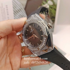 Đồng Hồ Nam Hublot Geneve Automatic Đính Pha Lê Nền Mặt Số Phá Cách 44mm