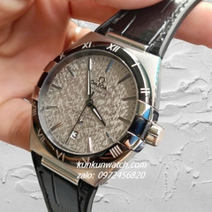 Đồng Hồ Nam Omega Constellation Automatic Niềng Số La Mã Dây Đen Silver Viền Đen, Nền Mặt Vân 40mm