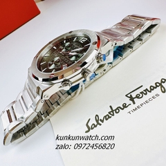 Đồng Hồ Nam Salvatore Ferragamo F80 Classic Chronograph Bạc Mặt Xanh Lá 44mm