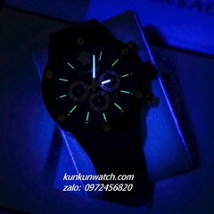 Đồng Hồ Nam Versace Greca Logo Chronograph 6 Kim Viền Gold, Demi Mặt Đen 43mm